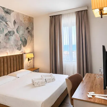 Pfa - 3* Viareggio